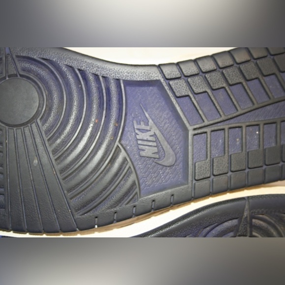 Jordan Executive "White" Shoes Size: 9 (men) - Picture 9 of 10